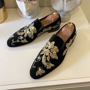 Geklede schoenen Loafers voor heren Flock Borduur zwarte vrijetijdsschoenen Instapper ademende handgemaakte herenkleding schoenen maat 38-48 231017