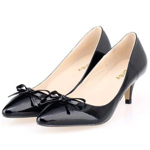 Zapatos de vestir LOSLANDIFEN Mujeres Sexy Low Mid Kitten Heels Shoes PU Charol Punta estrecha Bombas de trabajo con Bowknot zapatos de boda 678-3 G230130