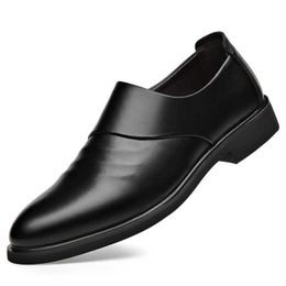 Chaussures habillées Marque de luxe en cuir véritable mode hommes mocassins habillés pointus chaussures noires Oxford respirant chaussures de mariage formelles R230227