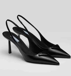 Chaussures habillées Marques de luxe 2023 Designer Sandal Talons hauts Talon bas Noir Cuir Brossé Slingback Pompes Noir Blanc Cuirs Vernis 35-40