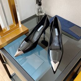 Dress Shoes Luxury Brands Designer Sandaal Hoge hakken Lage hak Zwart geborsteld Leather Slingback Pumps Women Black White Patent Leathers Maat35-42