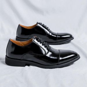 Kledingschoenen Luxe Designer Heren Zwart Vintage Formeel Zakelijk Leren Werkpak Bruiloft Oxfords Puntschoen