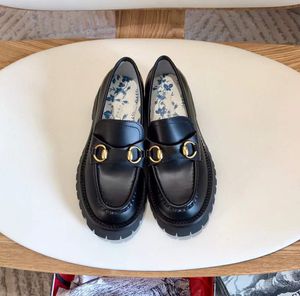 Chaussures habillées Designer de luxe chaussures habillées à fond épais chaussures de sport en cuir pour femmes haut de gamme confortable tête ronde noire en cuir de veau verni 4.5cm Lefu
