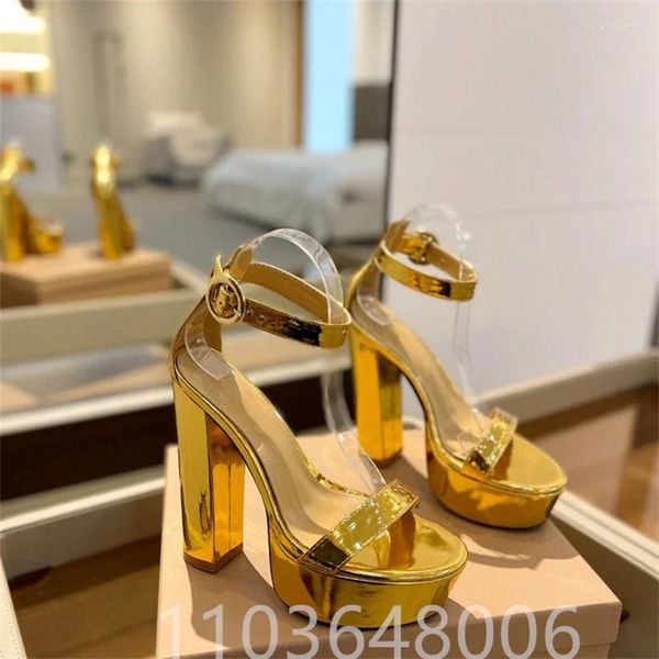 Chaussures habillées Luxury High Heel Fashion Plateforme Femmes Silver Silver Gold Party Pumps Brand Ladies Couleur solide charmante sapatos