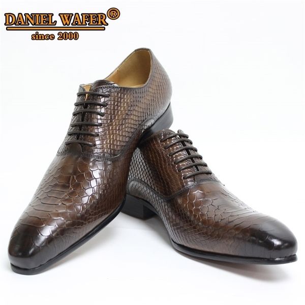 Zapatos de vestir Hombres de lujo Oxford Piel de serpiente Impresiones Estilo clásico Cuero Café Negro Lace Up Pointed Toe Formal 221022
