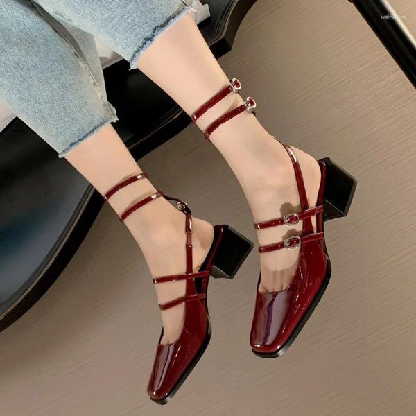 Chaussures habillées Sandales de luxe Été Véritable Cuir Véritable Brides à la cheville Pompes élégantes pour femmes Rouge Blanc Noir Fête De Mariage Danse Femme