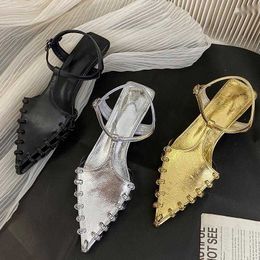Jurk Schoenen Luxe Met Hakken Gouden Dames T-Strap Sandalen Schoeisel Vrouwelijke Gesp Mode Puntschoen Pompen Dames Hol