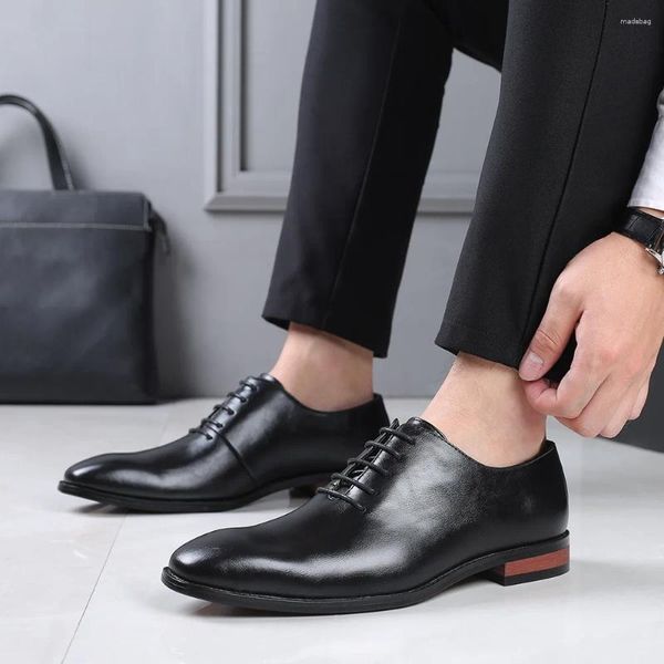 Chaussures habillées homme classique Oxford rétro orteil confortable pour hommes en cuir à lacets chaussures de fête de mariage d'affaires