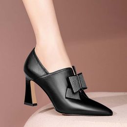 Chaussures habillées Maogu Femmes Y Talons Automne Bow Pompes à bout pointu Sexy Slip sur Party Bottines Zapatos Para Mujer 230921