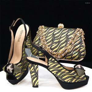 Chaussures habillées Mature Sweet Spot Marchandises Sandales Slingbacks de haute qualité Assorti HandalBag Ensemble pour la fête nigériane Femmes