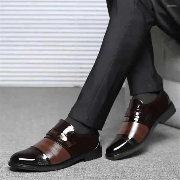 Chaussures habillées talon moyen marié pour hommes élégants mocassins bas sneakers sports courir skor prix abordable teni