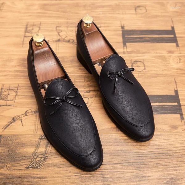 Chaussures habillées Mocassins de banquet pour hommes Modèles classiques de printemps et d'automne Formel Business Casual Cuir