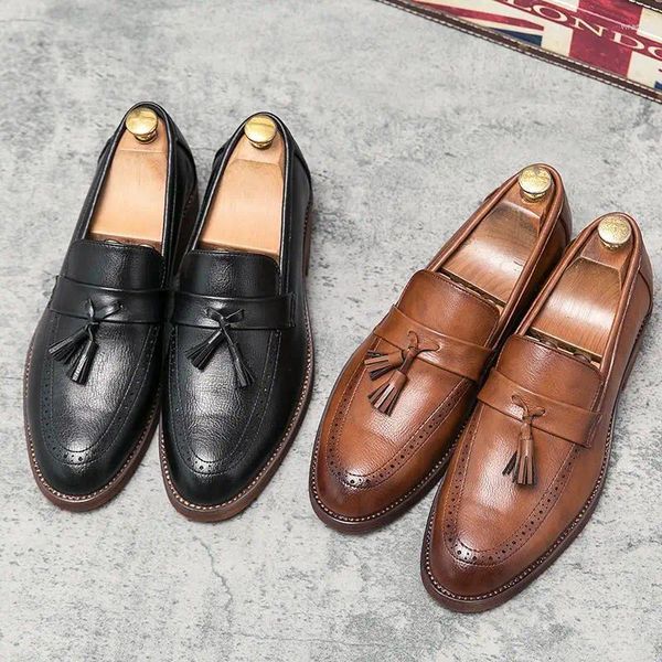 Chaussures habillées hommes d'affaires formel style britannique costume augmenté en cuir printemps gland jeunes mocassins