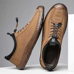 Zapatos de vestir de cuero casual de los hombres de moda con cordones suelas suaves superiores manuales pisos mocasines de costura 231026