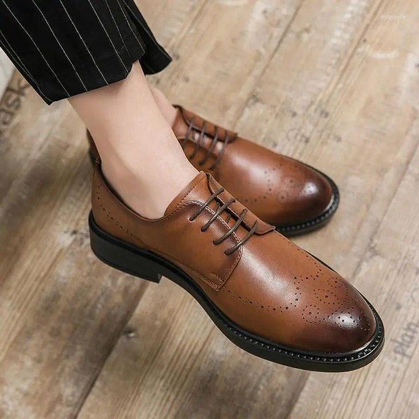 Chaussures habillées à usure formelle pour hommes de style coréen Retro Casual Leather Business vert