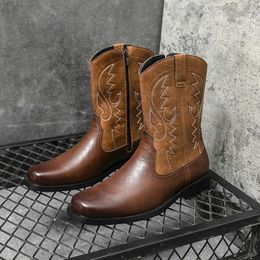 Chaussures habillées Bottes de cowboy brodées à la mode pour hommes avec fermeture à glissière latérale confortable non incliné décontracté pour les activités de plein air