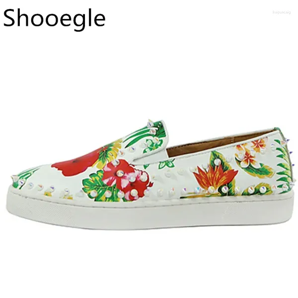 Chaussures habillées Men Spike Low Top Outdoor Outdoor Slip on Round Toe Flower Imprimer Locs Zapatos Hombre