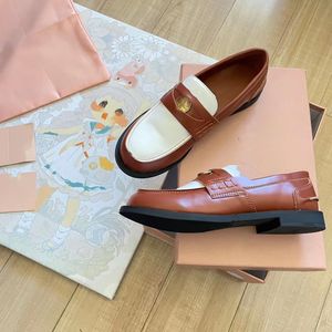 Geklede schoenen Heren Dames loafers 100% Echt leer opvouwbare schoenen Heren Dames schoenen Maat 34-46 Heren Bedrukt Metaal Ronde neus Loafers Muiltjes luxe horsebit designer 04