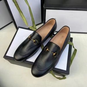 Geklede schoenen Heren Dames loafers muilezel 100% Echt leer opvouwbare schoenen Heren Dames schoenen Maat 34-46 Heren Bedrukt Metaal Ronde neus Loafers Muilezels luxe ontwerper 04