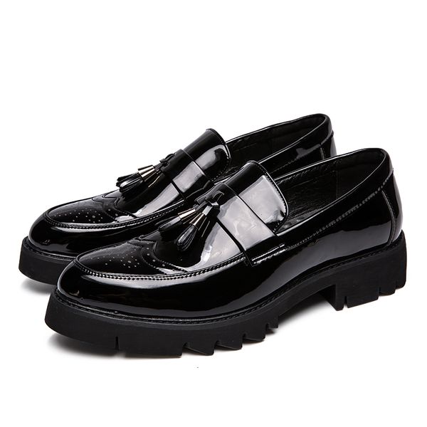 Zapatos de vestir para hombre casual de negocios boda vestido formal negro charol zapatos de plataforma oxfords bullock borlas zapato brogue mocasines zapato 221128