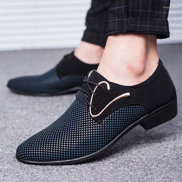 Robe chaussures hommes cuir concis hommes d'affaires pointu plaid noir respirant formel mariage basique hommes 2023 mocassins