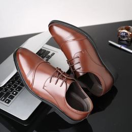 Chaussures habillées masculines de luxe en cuir élégant Business pour hommes 2024 Zapatos Plateado Hombre Schoenn Mannen