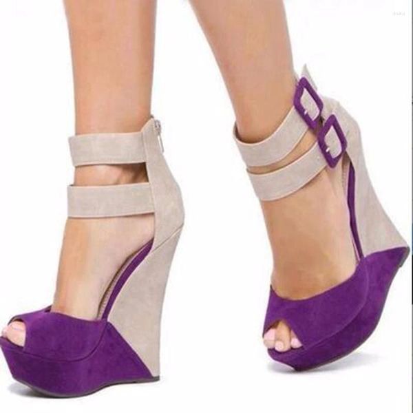 Zapatos de vestir Minan Ser Hermosa moda Envío gratuito Ante morado Costuras beige Cinturón con doble hebilla Cremallera Sandalias de cuña de 15 cm.