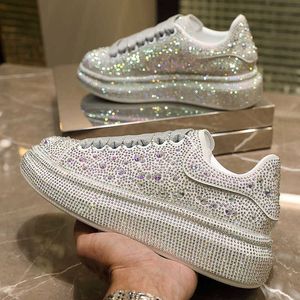 Chaussures habillées Nouveau 2022 Automne Femmes Plate-forme Chaussures Strass À Semelle Épaisse Blanc Argent Chaussures Brillant Cristal Baskets Tendance Casual Baskets G230209