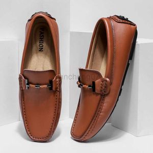 Geklede schoenen Nieuwe Italiaanse herenschoenen Casual Retro Instapper Formele schoenen Heren Loafers Mocassins Zacht leer Rijschoenen Lichtgewicht bootschoenen