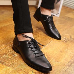 Kleding schoenen nieuwe mannen lederen schoenen mode Korea mannen loafers comfortabele teen zakelijke schoenen mannen kleding schoenen bruiloft punty schoenen r230227