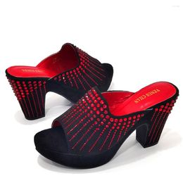 Chaussures habillées Olomm Arrivée pour les femmes de mariage Pumps de fête africaine décorés de strass à orteils fermés plus taille P1-3