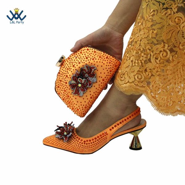 Zapatos de vestir de color naranja Toe puntiagudo de alta calidad Tacón cómodo juego de bolsas a juego para la boda sexy de damas