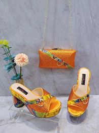 Chaussures habillées Orange Femmes Pumps avec sac à main en soirée High Heels Platform Size 41 42 Peep Toe Summer Italian Shoe and Bag Set 2023 New H240425