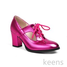 Geklede schoenen Oversized grote maat Grote ronde neus Dikke hakpompen Dames Dames met ontwerp Neutrale stijl