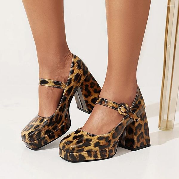 Zapatos de vestir Estampado de leopardo de gran tamaño Heterosexual Tacón grueso Hebilla redonda Bombas de mujer Plataforma con punta cuadrada Patrón de piedra Tacones altos de fiesta