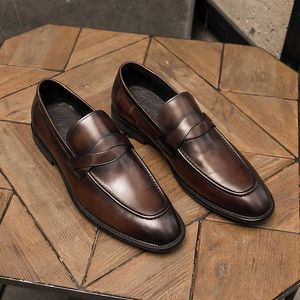 Kleding schoenen octrooi lederen mannen schoenen luxe merk 2021 Casual slip op formele loafers mocassins Italiaanse zwarte mannelijke rijschoenen maat 3848 r230227