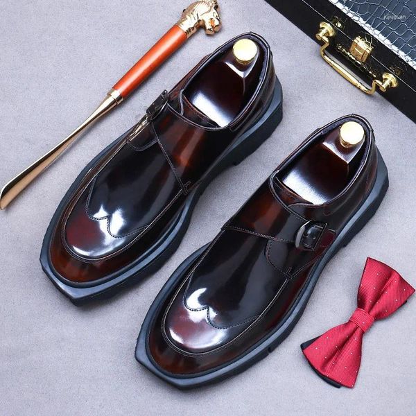 Chaussures habillées plate-forme en cuir breve