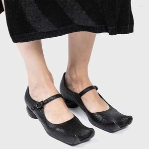 Chaussures habillées personnalisées bout surélevé Mary Janes carré bas talon épais talons hauts peu profonds un mot boucle femmes Zapato De Tacon