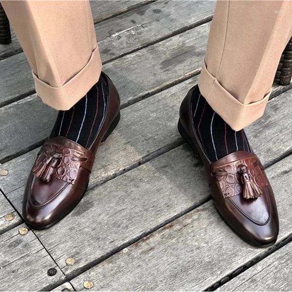 Zapatos de vestir Phenkang hombres verano cuero genuino estilista italiano borla borde abierto resbalón en mocasines casuales de negocios tallados británicos