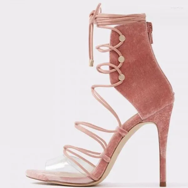 Zapatos de vestir Sandalias de tiras cruzadas de terciopelo rosa Correa de PVC transparente Peep Toe Tobillo Wrap Lace Up Hollow Cage Gladiador Tacones Mujeres