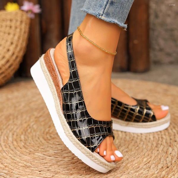 Chaussures habillées Plaid Light Fashion Plate-forme pour femmes Talons compensés Boucle Sandales Voyage en plein air pour femmes