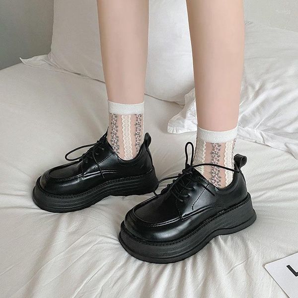 Plataforma de vestir plataforma de cuero Mary Jane 2023 Autumn Fashion Lace-up Pombas delgadas de estilo británico Ins coreanos