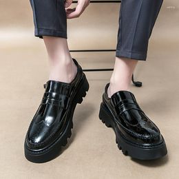 Zapatos de vestir Mocasines de plataforma Hombres Suela gruesa Boda Negro Formal Negocio Slip-on Aumento Casual