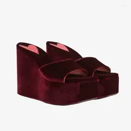 Dress Shoes Platform Wedge-Heeled Flip-Flops Solid Color Open Square Toe Suede groot formaat Sandalen comfortabele buitenkleding voor vrouwen