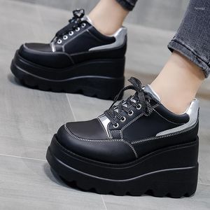 Kledingschoenen pmwrun dames 2023 zomer en herfst gothic veter wig hakken dikke bodem Europees Amerikaans groot formaat casual