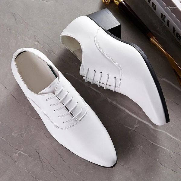 Zapatos de vestir cuero puntiagudo para negocios formales de altura de 5 cm Aumento de la altura del hombre pequeño tendencia de la boda blanca