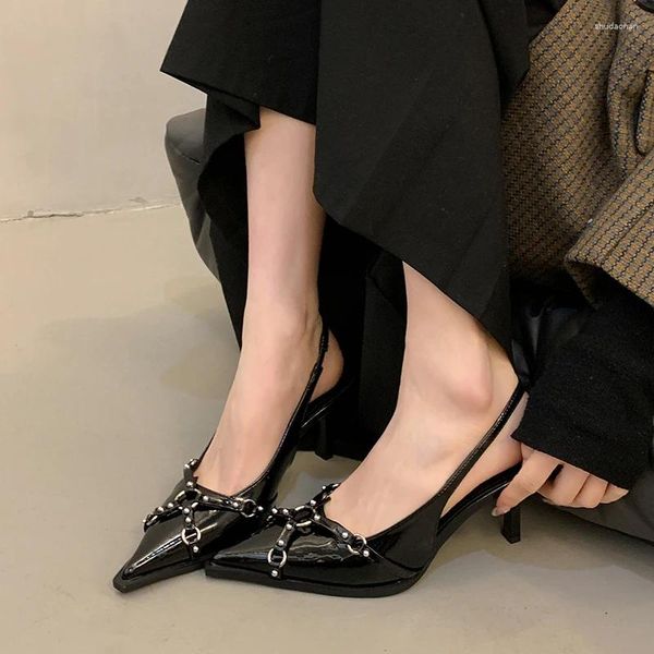 Chaussures habillées pointues talons minces mode baotou sandales ceinture boucle