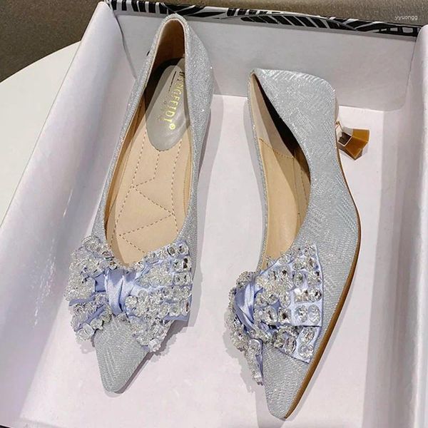 Zapatos de vestir con punta en pico y cuentas de cristal para Mujer, tacones altos con lazo, Zapatos Elegantes para trabajar con tela brillante, 2024