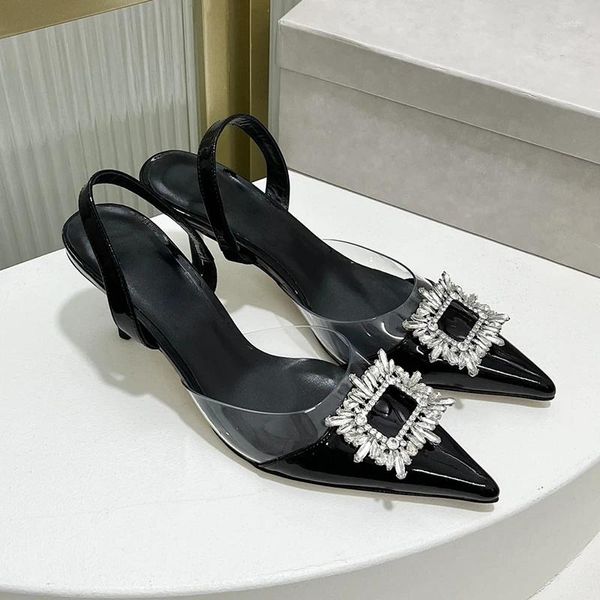 Zapatos de vestir Punta puntiaguda Moda Sexy Sandalias de mujer Lujo Exquisito Diamante Botón cuadrado Tacón alto Diseño de marca Cuero Solo