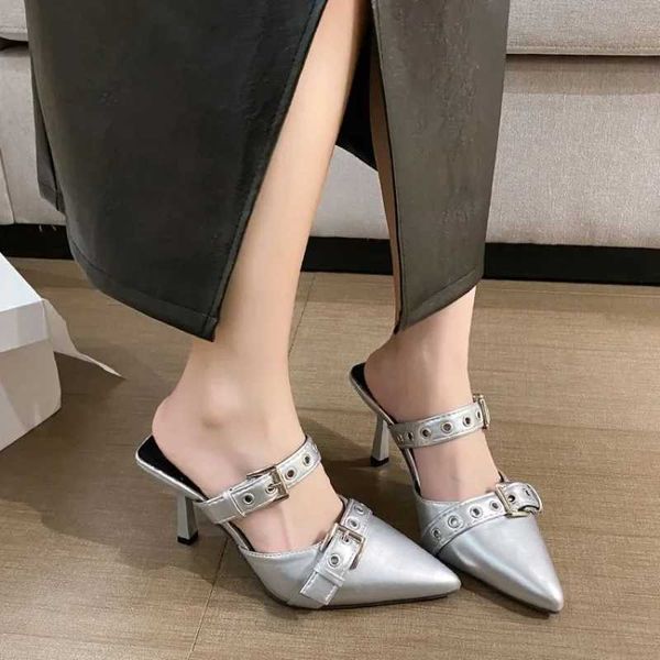 Robe chaussures punk goth métal boucle talons hauts femmes sandales été 2024 bout pointu argent fête mode pompes tacones h240325